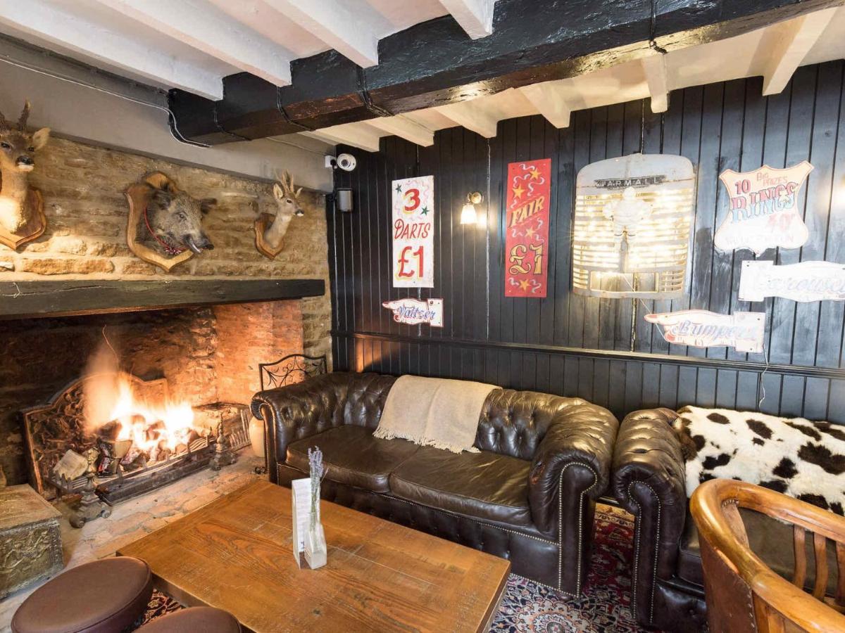 The Plough Bicester Exteriör bild