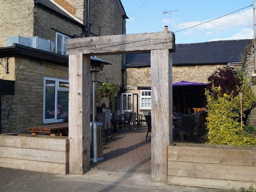 The Plough Bicester Exteriör bild