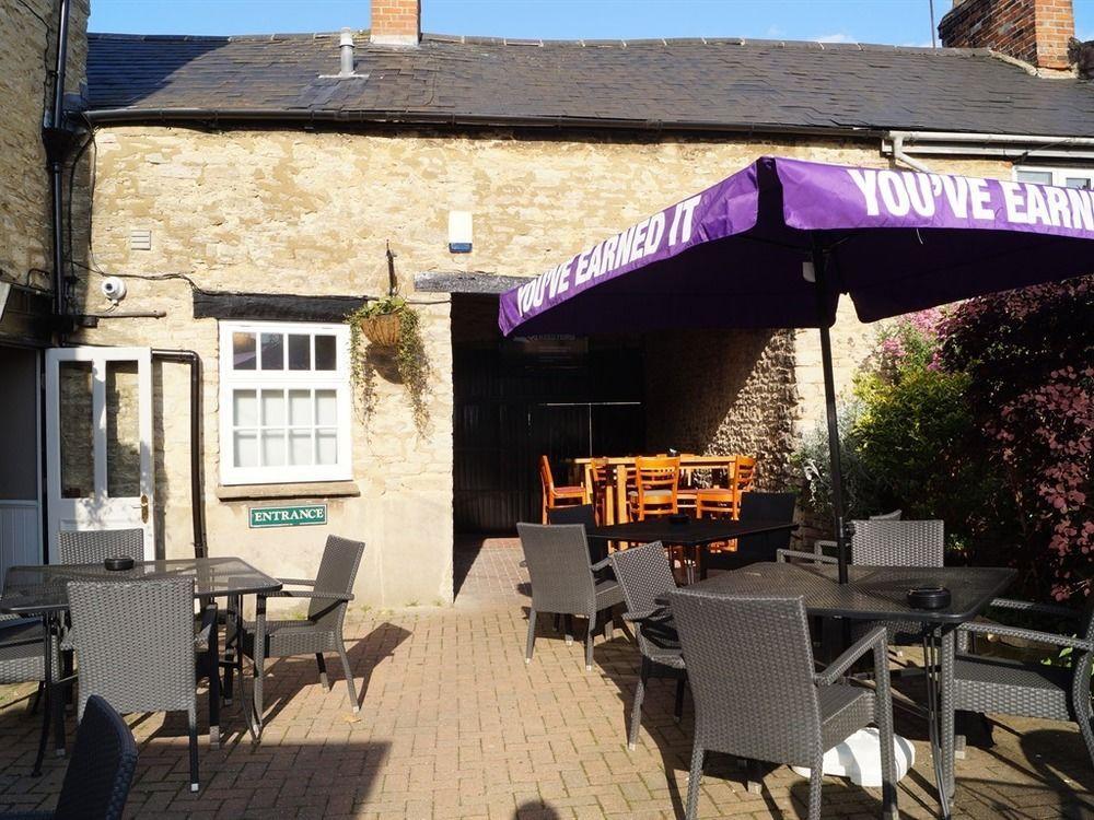 The Plough Bicester Exteriör bild